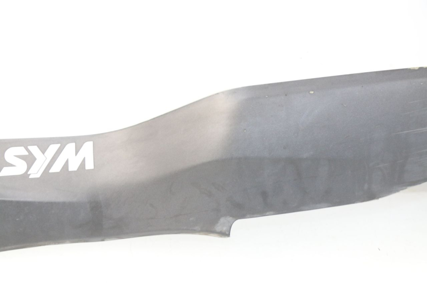 photo de PRAWA LISTWA PROGOWA SYM GTS EFI ABS 125 (2012 - 2016) - Szczegóły charakterystyczne