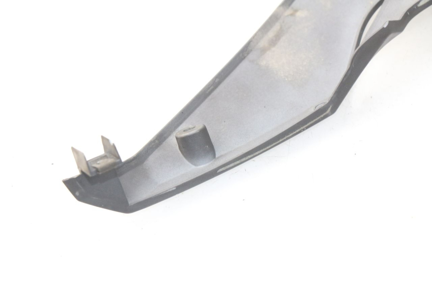 photo de PRAWA LISTWA PROGOWA SYM GTS EFI ABS 125 (2012 - 2016) - Zoom stanu zużycia