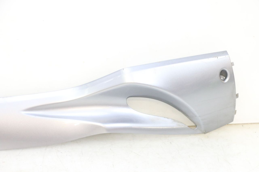 photo de PRAWA LISTWA PROGOWA SYM GTS EVO 125 (2009 - 2013) - Alternatywny kąt