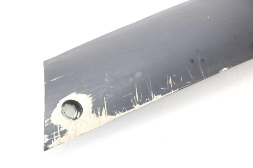 photo de PRAWA LISTWA PROGOWA PEUGEOT KISBEE 2T 50 (2010 - 2017) - Szczegół części