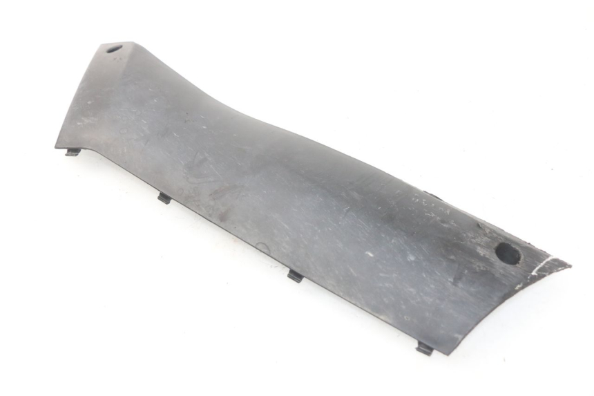 photo de PRAWA LISTWA PROGOWA PEUGEOT KISBEE 2T 50 (2010 - 2017) - Szczegół części