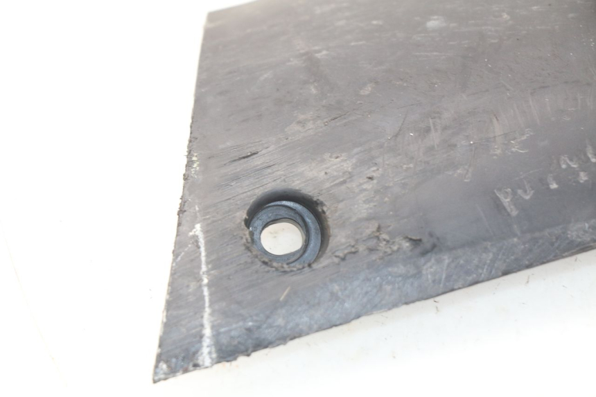 photo de PRAWA LISTWA PROGOWA PEUGEOT KISBEE 2T 50 (2010 - 2017) - Zoom stanu zużycia