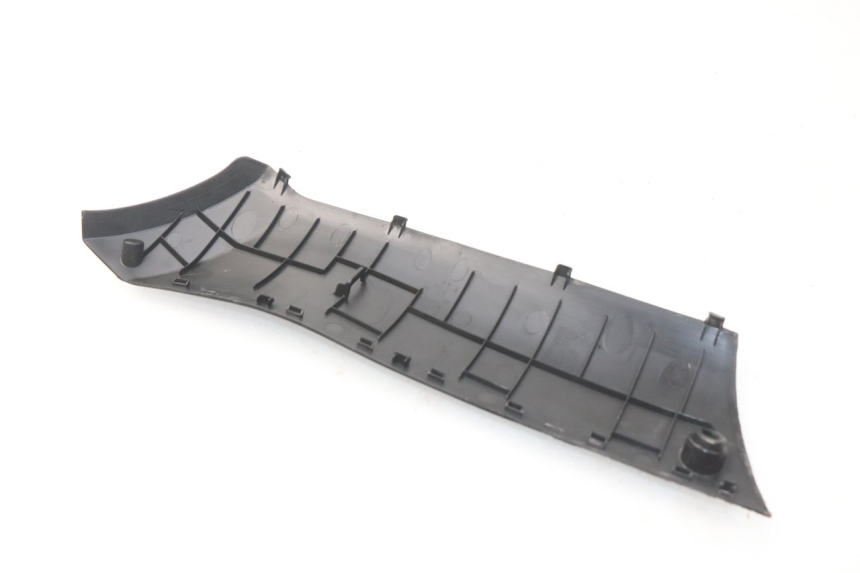 photo de PRAWA LISTWA PROGOWA PEUGEOT KISBEE 2T 50 (2010 - 2017) - Widok ogólny