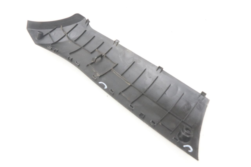 photo de PRAWA LISTWA PROGOWA PEUGEOT KISBEE 2T 50 (2010 - 2017) - Widok ogólny