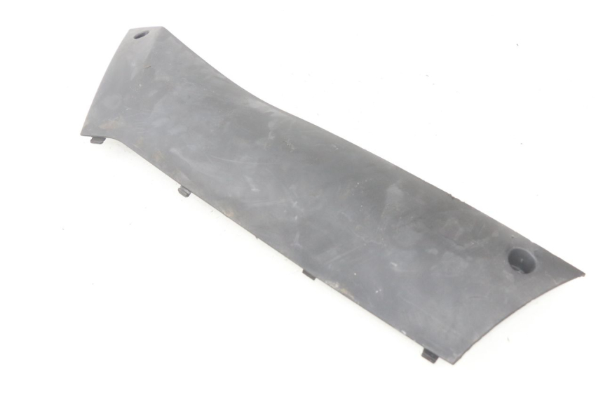 photo de PRAWA LISTWA PROGOWA PEUGEOT KISBEE 2T 50 (2010 - 2017) - Punkty mocowania