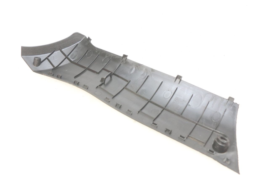 photo de PRAWA LISTWA PROGOWA PEUGEOT KISBEE 2T 50 (2010 - 2017) - Szczegół części