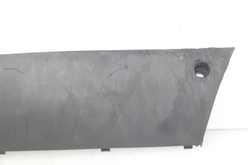 photo de PRAWA LISTWA PROGOWA PEUGEOT KISBEE 2T 50 (2010 - 2017) - Widok ogólny