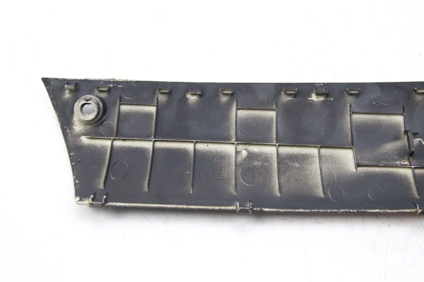 photo de PRAWA LISTWA PROGOWA PEUGEOT KISBEE 2T 50 (2018 - 2022) - Widok ogólny