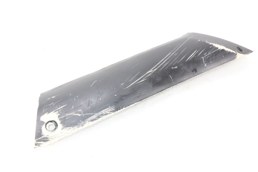 photo de PRAWA LISTWA BOCZNA PEUGEOT KISBEE 4T 50 (2018 - 2022) - Zbliżenie techniczne