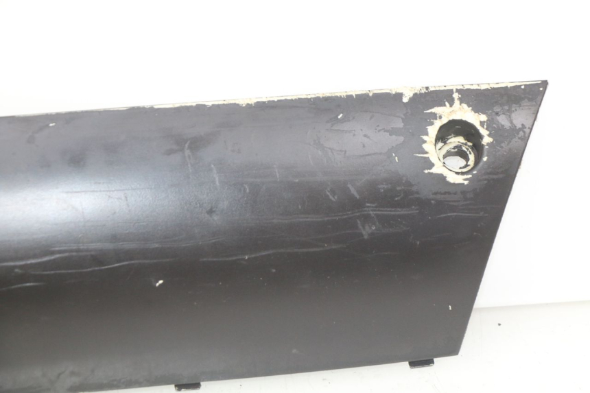 photo de PRAWA LISTWA NADWOZIA PEUGEOT KISBEE 4T 50 (2010 - 2017) - Szczegół części