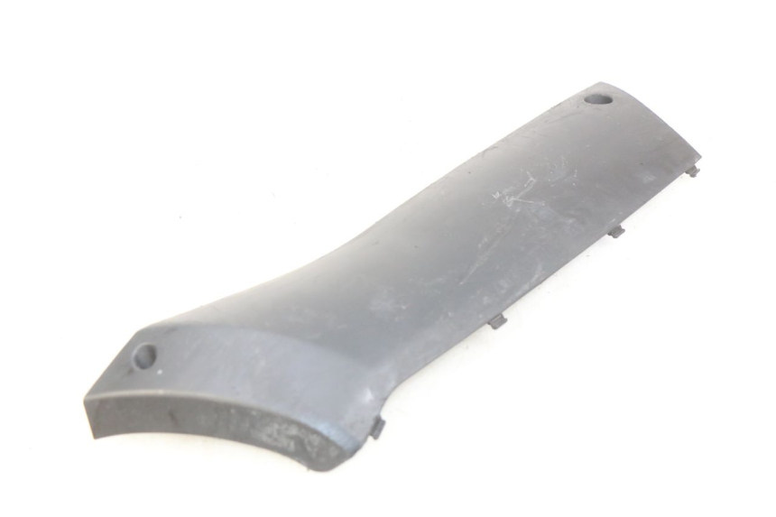 photo de PRAWA LISTWA NADWOZIA PEUGEOT KISBEE 4T 50 (2010 - 2017) - Inny kąt widzenia