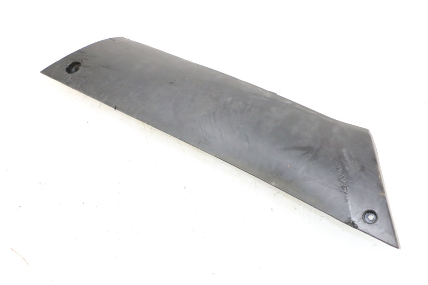 photo de PRAWA LISTWA BOCZNA PEUGEOT KISBEE 4T 50 (2018 - 2022) - Zoom stanu zużycia