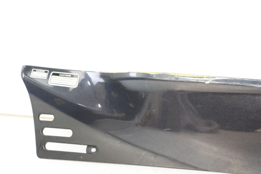 photo de PRAWA LISTWA BOCZNA KYMCO XCITING 500 (2007 - 2010) - Zbliżenie komponentów