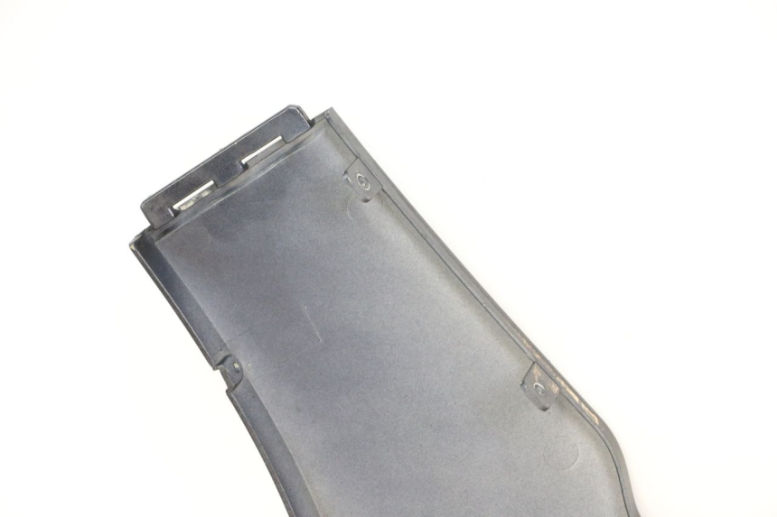 photo de PRAWA LISTWA BOCZNA KYMCO XCITING 500 (2007 - 2010) - Punkty mocowania