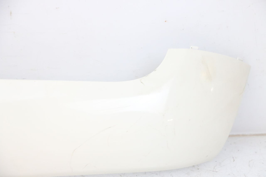 photo de PRAWA LISTWA PROGOWA KYMCO LIKE 125 (2009 - 2016) - Zbliżenie komponentów