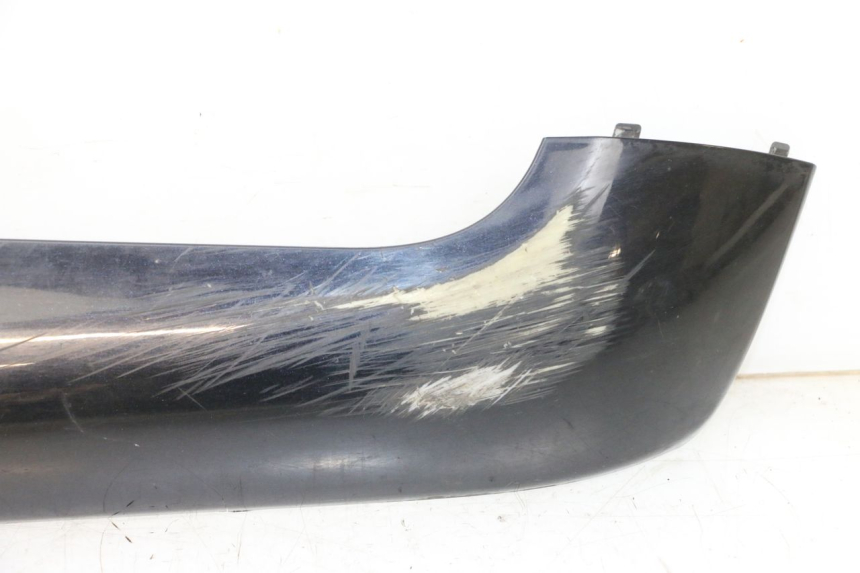 photo de PRAWA LISTWA PROGOWA KYMCO LIKE 125 (2009 - 2016) - Zbliżenie komponentów