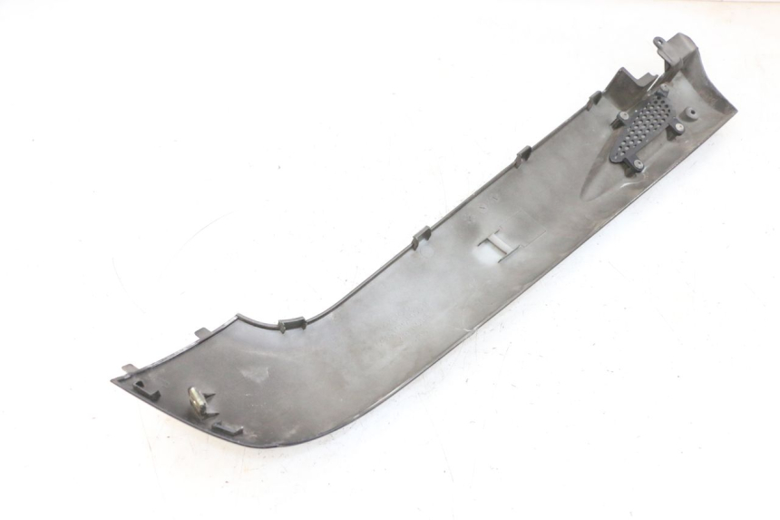 photo de PRAWA LISTWA PROGOWA KYMCO LIKE 125 (2009 - 2016) - Inny kąt widzenia