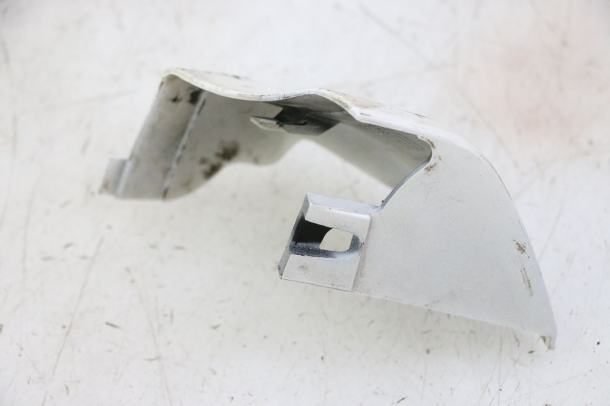 photo de PRAWA LISTWA PROGOWA PIAGGIO LXV 4T 50 (2009 - 2013) - Zbliżenie techniczne