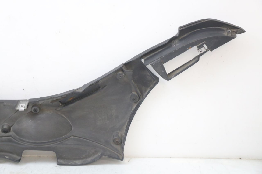 photo de PRAWY PROG PIAGGIO MP3 HPE 350 (2018 - 2020) - Stan powierzchni