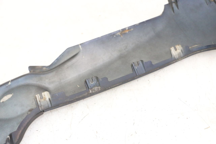 photo de PRAWA LISTWA PROGOWA PIAGGIO MP3 LT 300 (2010 - 2016) - Zoom stanu zużycia