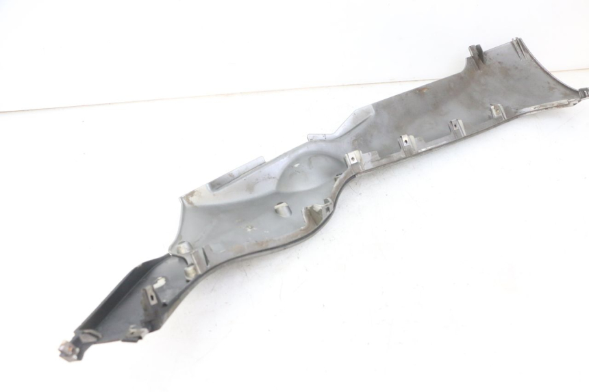 photo de PRAWA LISTWA BOCZNA PIAGGIO MP3 LT 300 (2010 - 2016) - Punkty mocowania