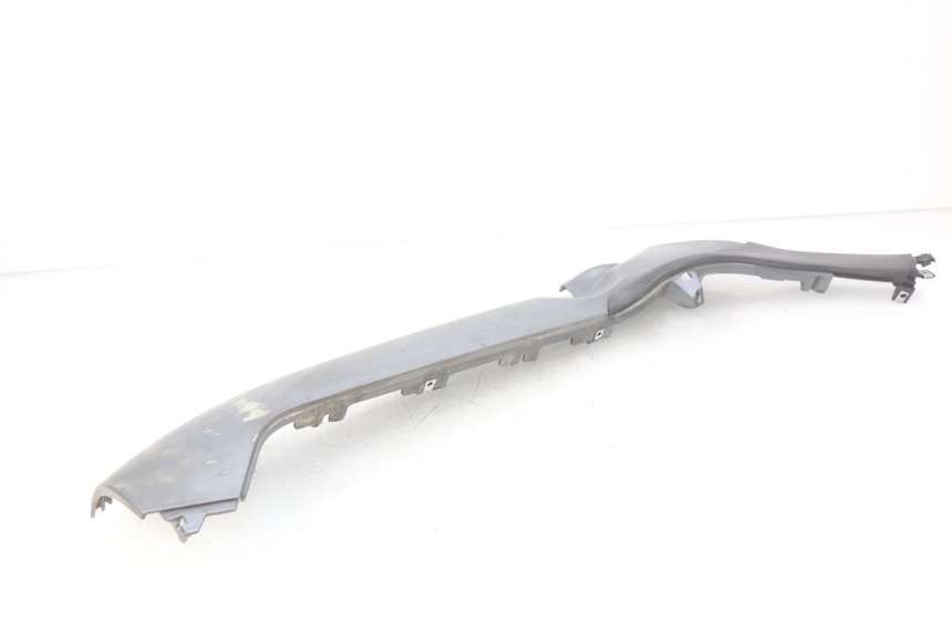 photo de PRAWA LISTWA BOCZNA PIAGGIO MP3 500 (2011 - 2015) - Szczegół części