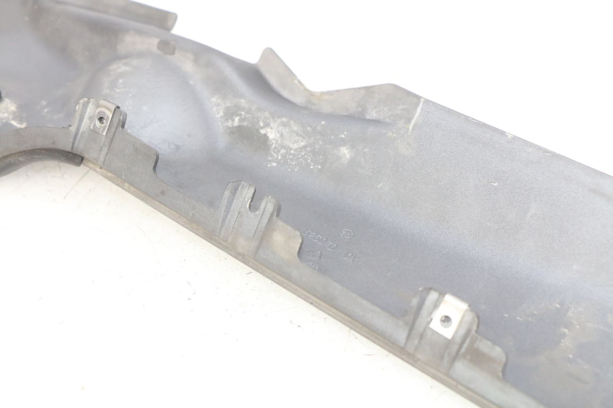 photo de PRAWA LISTWA BOCZNA PIAGGIO MP3 500 (2011 - 2015) - Widok ogólny