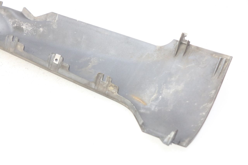 photo de PRAWA LISTWA BOCZNA PIAGGIO MP3 500 (2011 - 2015) - Stan powierzchni