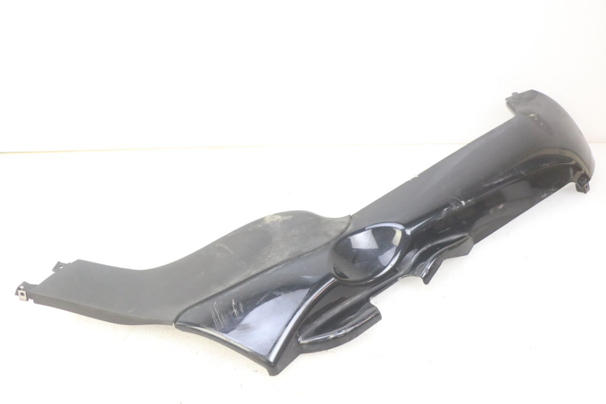 photo de PRAWA LISTWA PROGOWA PIAGGIO MP3 125 (2006 - 2014) - Punkty mocowania