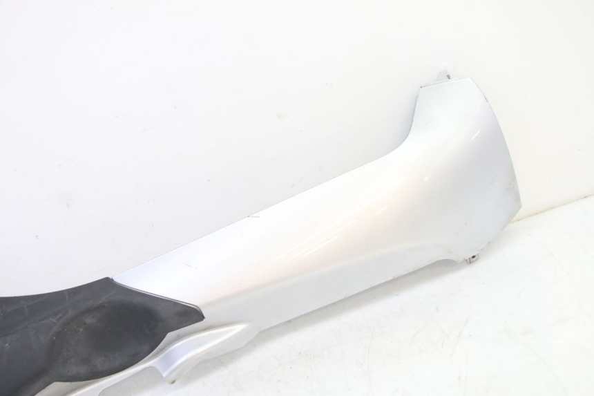 photo de PRAWA LISTWA PROGOWA PIAGGIO MP3 500 (2014 - 2017) - Zoom stanu zużycia