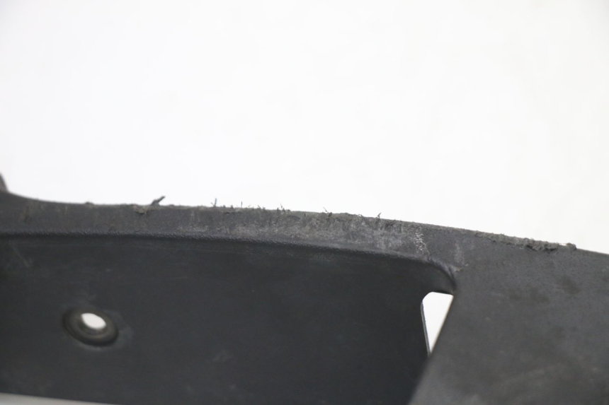 photo de PRAWA LISTWA PROGOWA PIAGGIO MP3 500 (2014 - 2017) - Zbliżenie techniczne