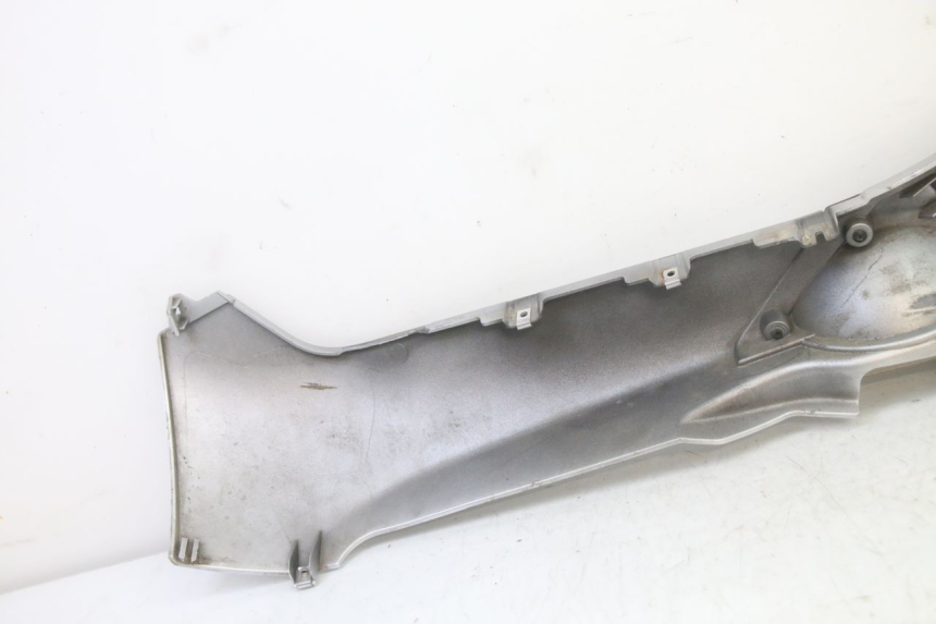 photo de PRAWA LISTWA PROGOWA PIAGGIO MP3 500 (2014 - 2017) - Punkty mocowania