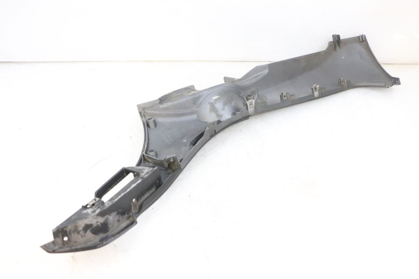 photo de PRAWA LISTWA BOCZNA PIAGGIO MP3 500 (2016 - 2018) - Zoom stanu zużycia