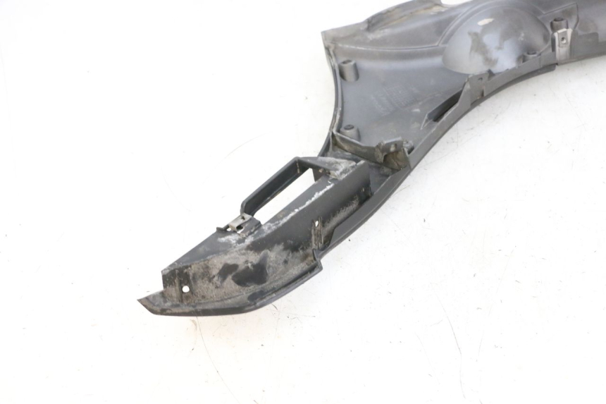 photo de PRAWA LISTWA BOCZNA PIAGGIO MP3 500 (2016 - 2018) - Inny kąt widzenia