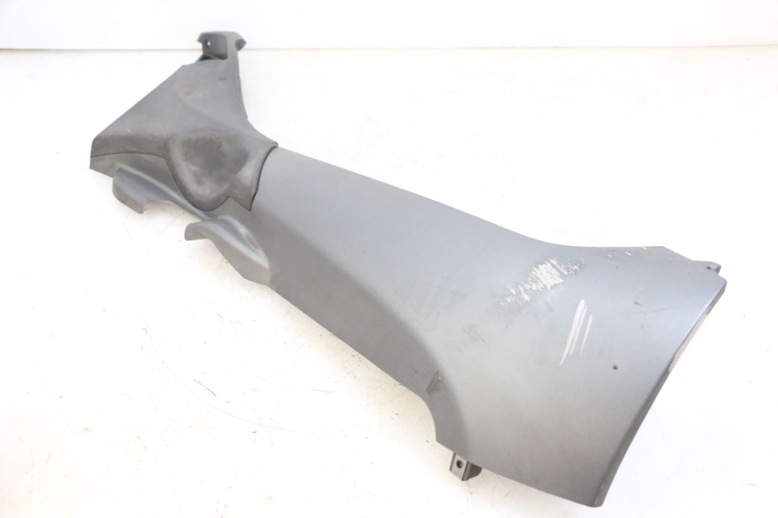 photo de PRAWA LISTWA BOCZNA PIAGGIO MP3 500 (2016 - 2018) - Punkty mocowania