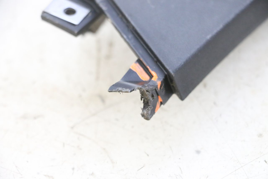 photo de PRAWY PROG PIAGGIO MP3 RL 250 (2006 - 2010) - Zoom stanu zużycia