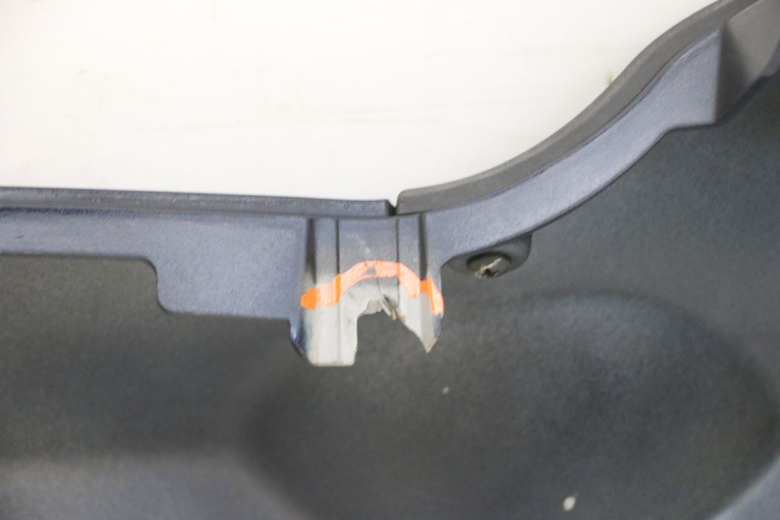 photo de PRAWY PROG PIAGGIO MP3 RL 250 (2006 - 2010) - Punkty mocowania