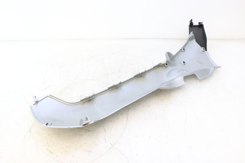 photo de PRAWA LISTWA PROGOWA PIAGGIO MP3 125 (2006 - 2014) - Część sprawdzona