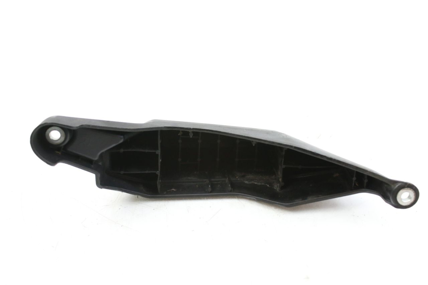 photo de PRAWA LISTWA PROGOWA YAMAHA MT-07 MT07 700 (2018 - 2020) - Zbliżenie techniczne