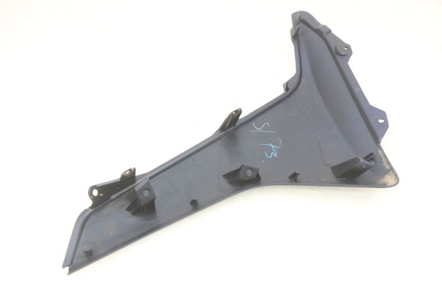 photo de PRAWA LISTWA BOCZNA YAMAHA N-MAX NMAX 125 (2017 - 2020) - Szczegół części