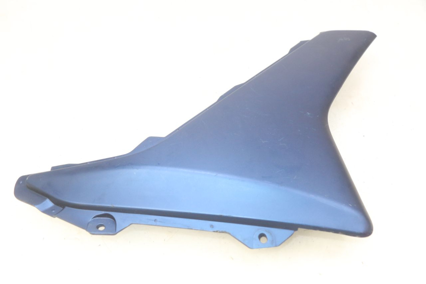 photo de PRAWA LISTWA BOCZNA YAMAHA N-MAX NMAX 125 (2017 - 2020) - Inny kąt widzenia