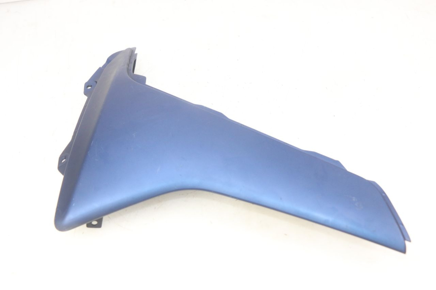 photo de PRAWA LISTWA BOCZNA YAMAHA N-MAX NMAX 125 (2017 - 2020) - Zbliżenie techniczne