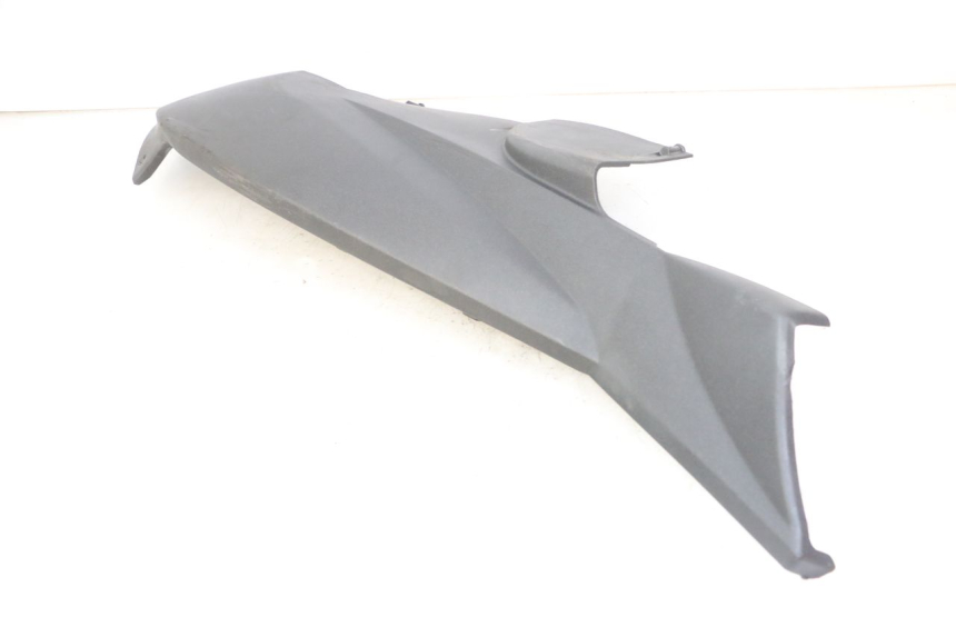 photo de PRAWA LISTWA BOCZNA PEUGEOT SATELIS 125 (2013 - 2018) - Zbliżenie techniczne