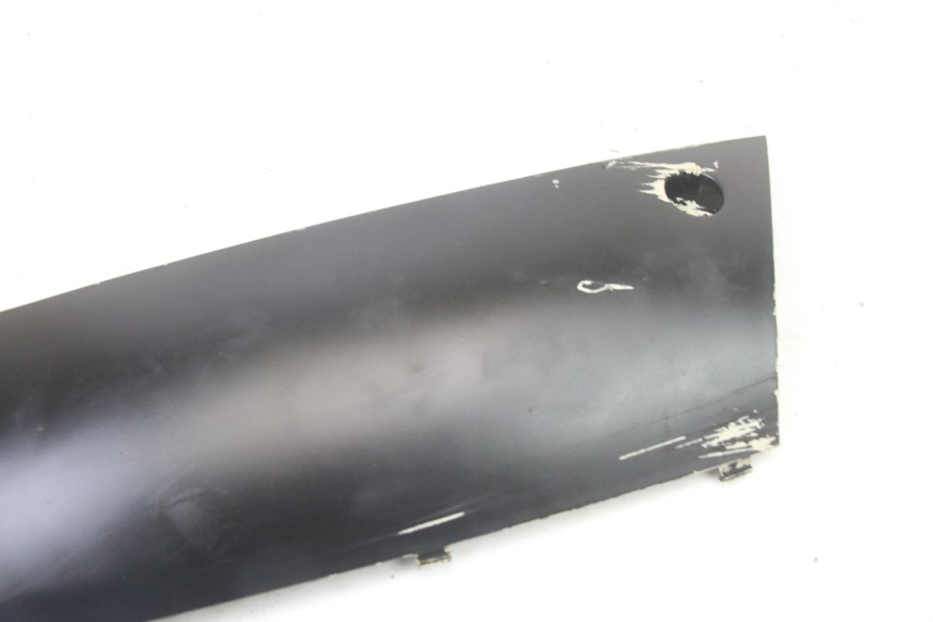 photo de PRAWA LISTWA BOCZNA PEUGEOT STREETZONE I 2T 50 (2018 - 2020) - Zoom stanu zużycia