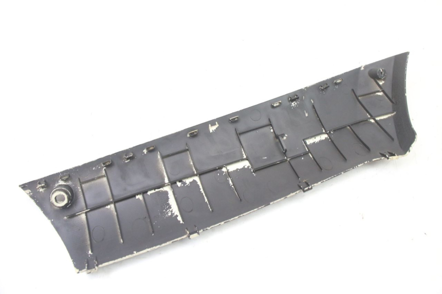 photo de PRAWA LISTWA BOCZNA PEUGEOT STREETZONE I 2T 50 (2018 - 2020) - Zbliżenie techniczne