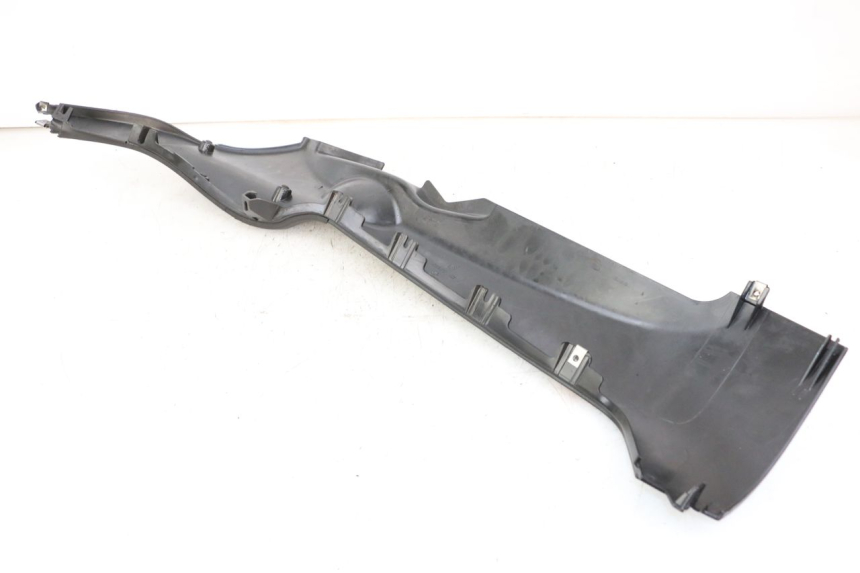 photo de PRAWA LISTWA BOCZNA PIAGGIO MP3 LT 400 (2007 - 2012) - Inny kąt widzenia