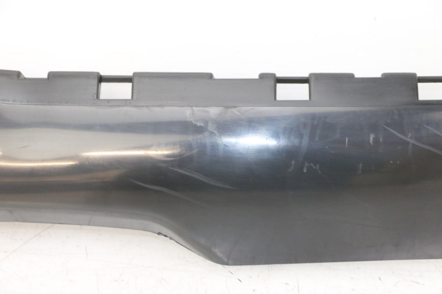 photo de PRAWA LISTWA BOCZNA PIAGGIO NRG POWER PUREJET 50 (2018 - 2021) - Punkty mocowania