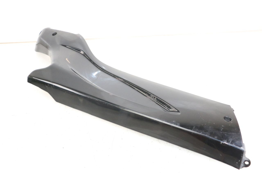 photo de PRAWA LISTWA PROGOWA DAELIM S3 125 (2010 - 2017) - Zbliżenie techniczne