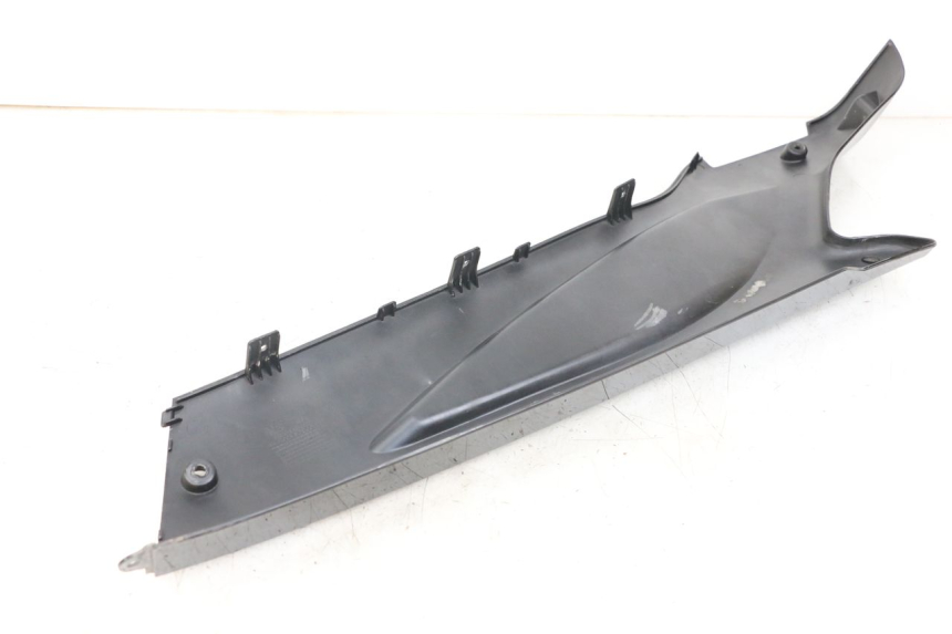 photo de PRAWA LISTWA PROGOWA DAELIM S3 125 (2010 - 2017) - Punkty mocowania