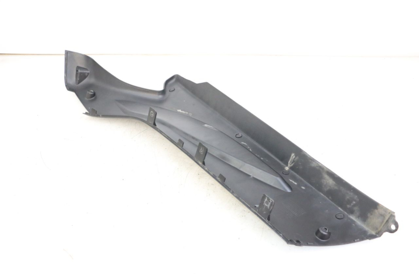 photo de PRAWA LISTWA PROGOWA DAELIM S3 125 (2010 - 2017) - Stan powierzchni